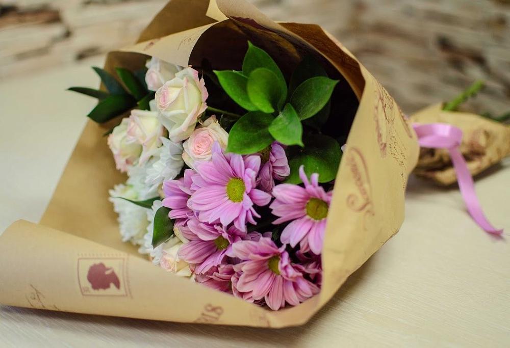 Букет цветов из: Розы и Хризантемы в Большой Ижоре