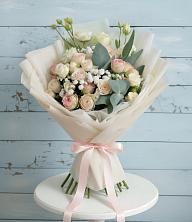 Букет цветов из:  Розы и Лизиантусы в Большой Ижоре