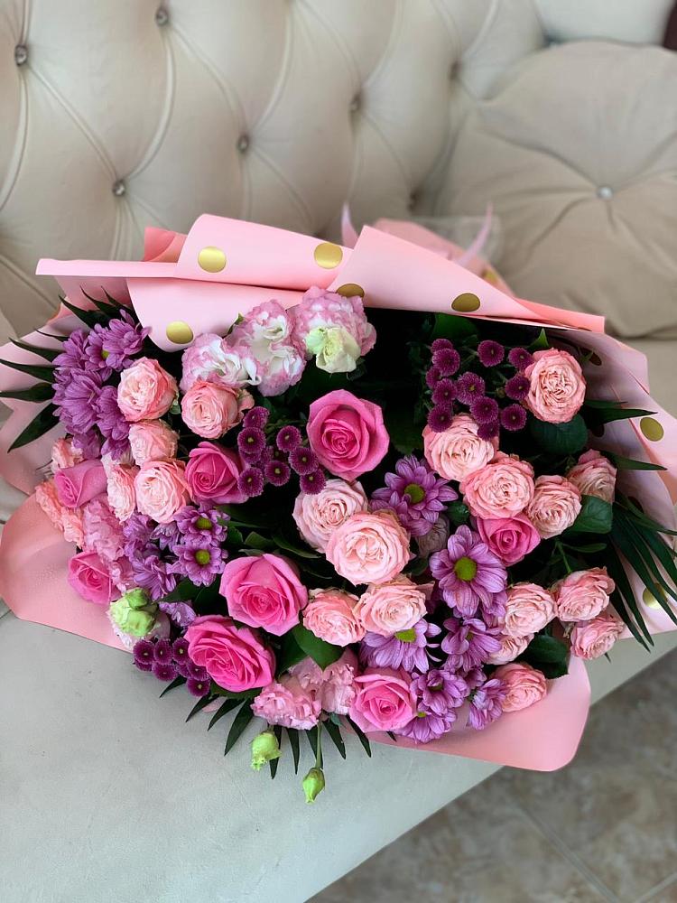 Букет цветов из: Хризантемы, Розы и Лизиантусы в Большой Ижоре