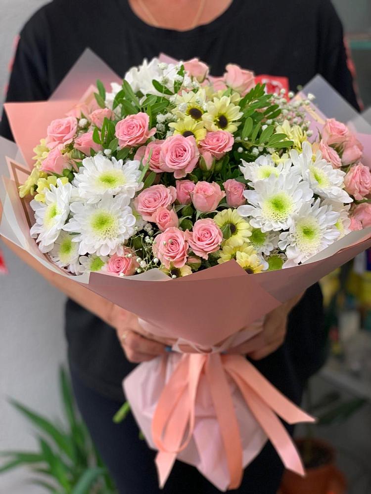 Букет цветов из: Розы и Хризантемы в Большой Ижоре