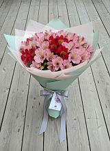 Букет цветов из:  Альстромерии в Большой Ижоре