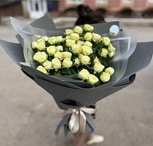 Букет Белые кустовые розы Солинеро в Большой Ижоре