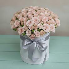 Цветочная композиция из Розы в шляпной коробке в Большой Ижоре