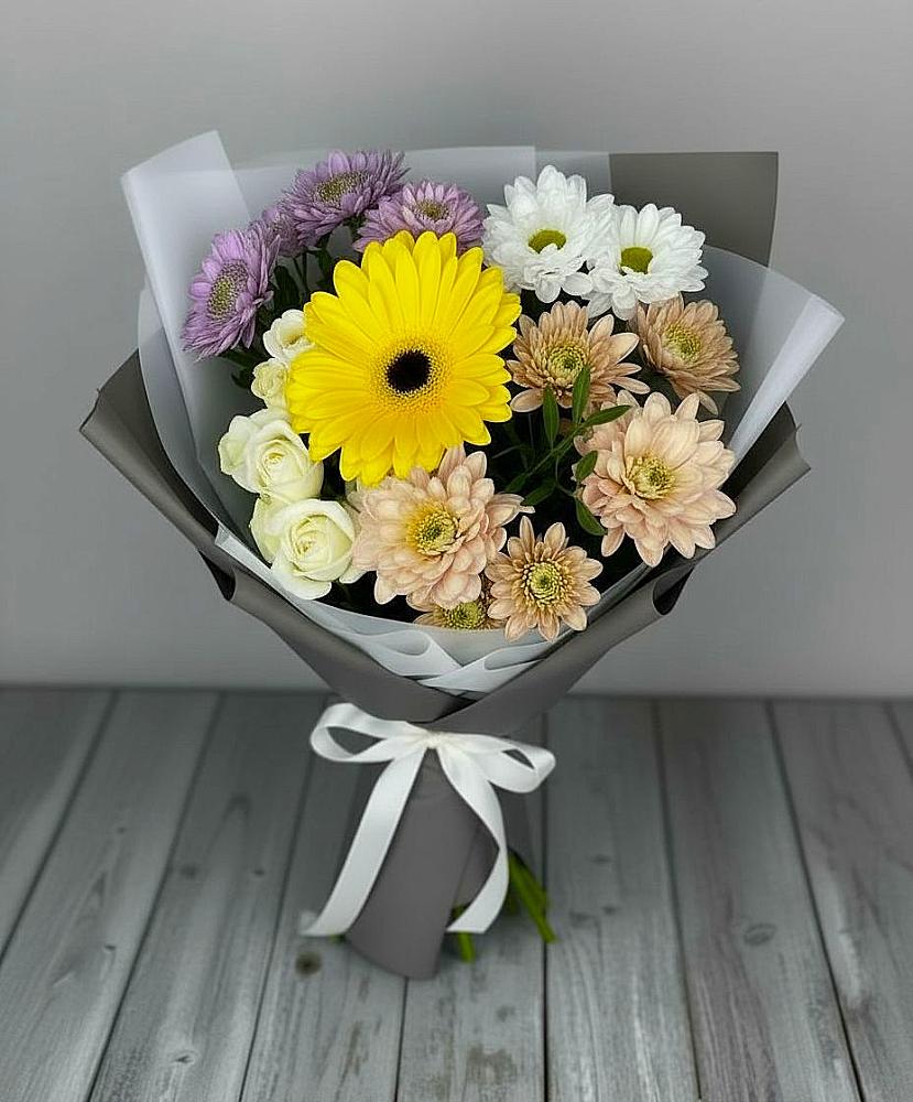 Букет цветов из: Розы, Герберы и Хризантемы в Большой Ижоре