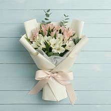 Букет цветов из:  Альстромерии в Большой Ижоре