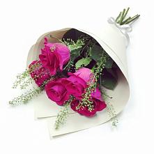 Букет цветов из:  Розы в Большой Ижоре