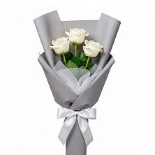Букет 3 белые розы в Большой Ижоре