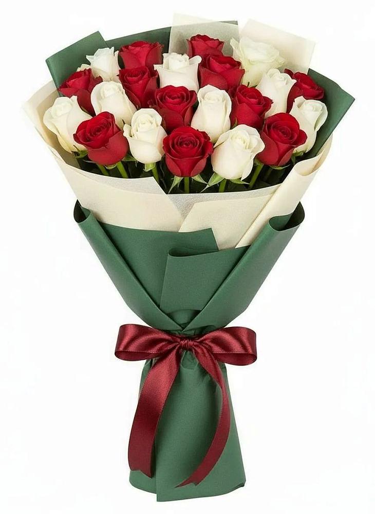 Букет Микс из красных и белых роз в Большой Ижоре