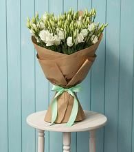 Букет цветов из:  Лизиантусы в Большой Ижоре