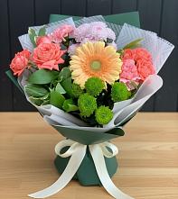 Букет цветов из:  Гвоздики, Розы, Герберы и Хризантемы в Большой Ижоре