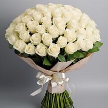 Букет 101 беля роза Белоснежка в Большой Ижоре