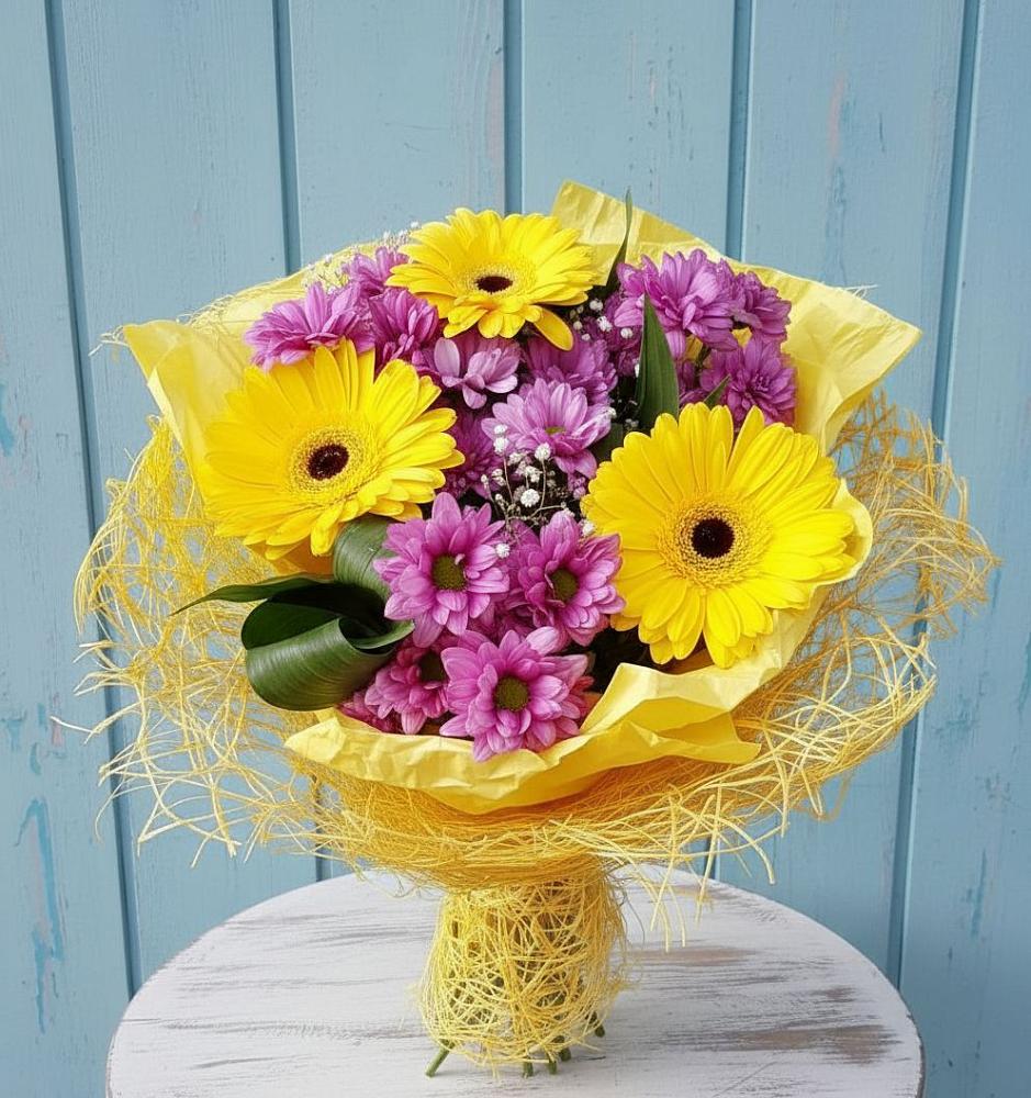 Букет цветов из: Хризантемы и Герберы в Большой Ижоре