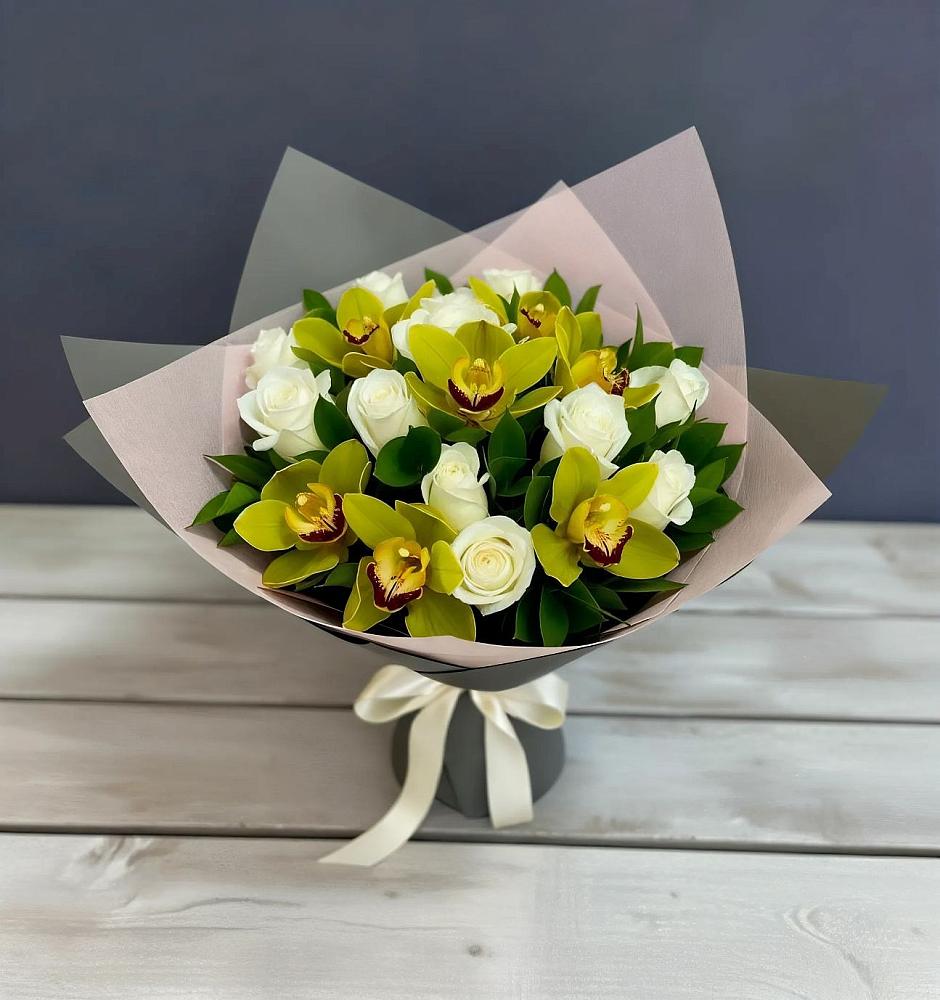 Букет цветов из: Орхидеи и Розы в Большой Ижоре