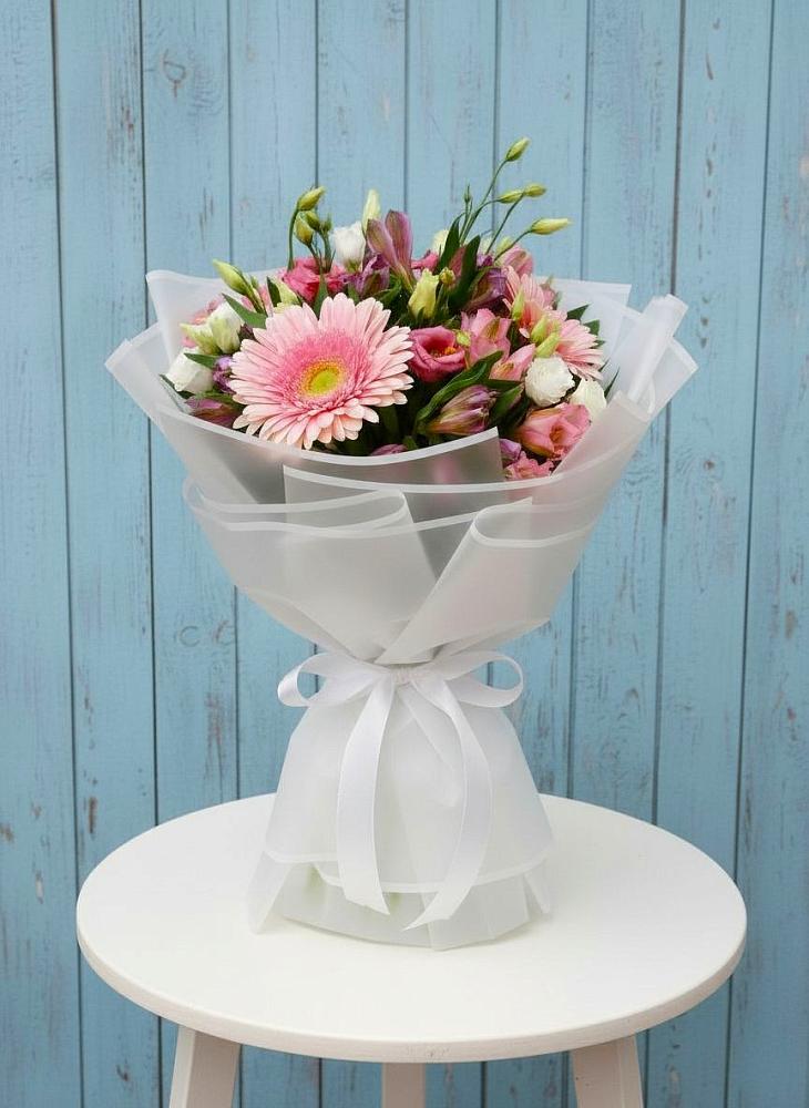 Букет цветов из: Герберы, Альстромерии и Лизиантусы в Большой Ижоре