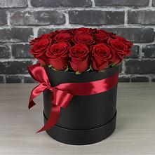 Цветочная композиция из Розы в шляпной коробке в Большой Ижоре