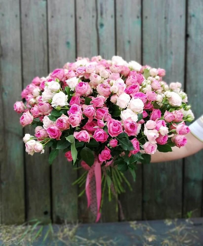 Букет Розовые кустовые розы Натали и Лав Лидия в Большой Ижоре