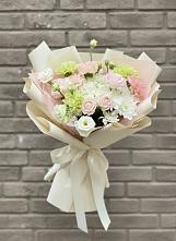 Букет цветов из:  Гвоздики, Розы, Лизиантусы и Хризантемы в Большой Ижоре