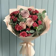 Букет цветов из:  Гвоздики и Розы в Большой Ижоре