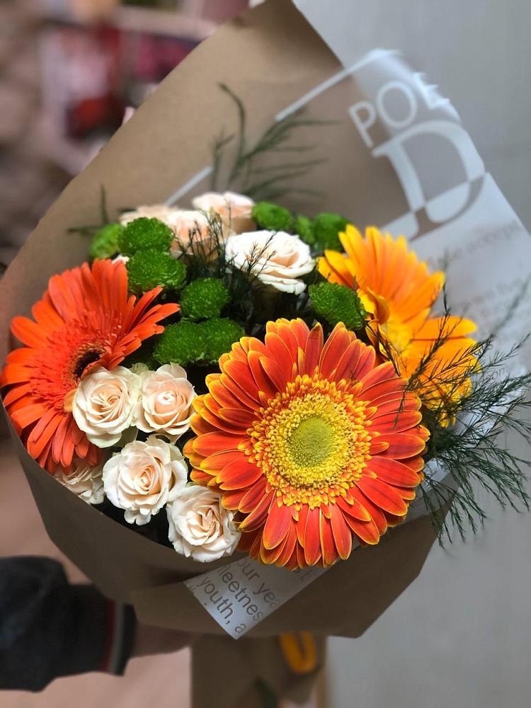 Букет цветов из: Герберы, Хризантемы и Розы в Большой Ижоре