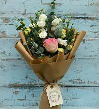 Букет цветов из:  Розы и Лизиантусы в Большой Ижоре