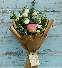 Букет цветов из:  Розы и Лизиантусы в Большой Ижоре